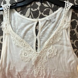 Springfield White embroidered tank size xs